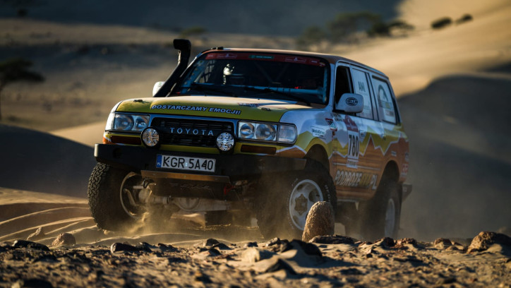 Rajd Dakar 2026: Udany dzień Polaków w Dakar Classic i historyczny etap dla Toyoty w kategorii samochodów
